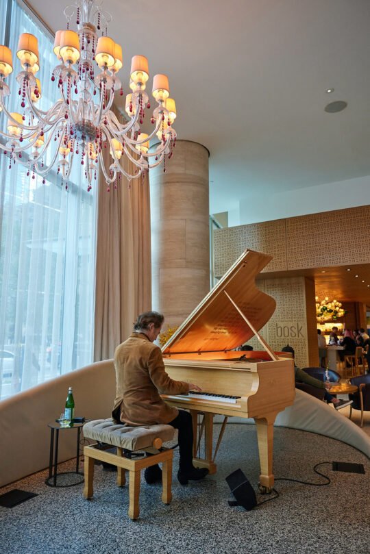 Interior photography of A bright natural light room at Shangri-la Hotel in Toronto