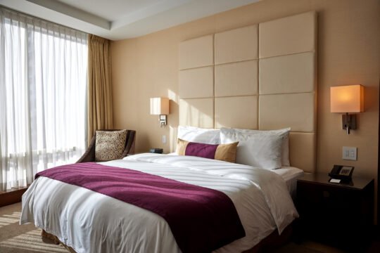 Interior photography of A bright natural light room at Shangri-la Hotel in Toronto