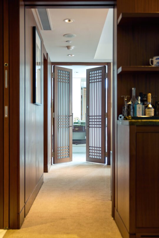 Interior photography of A bright natural light room at Shangri-la Hotel in Toronto